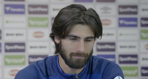 "بعضهم من ليفربول".. جوميز يتلقى رسائل دعم من الجماهير بعد إصابته "المرعبة"